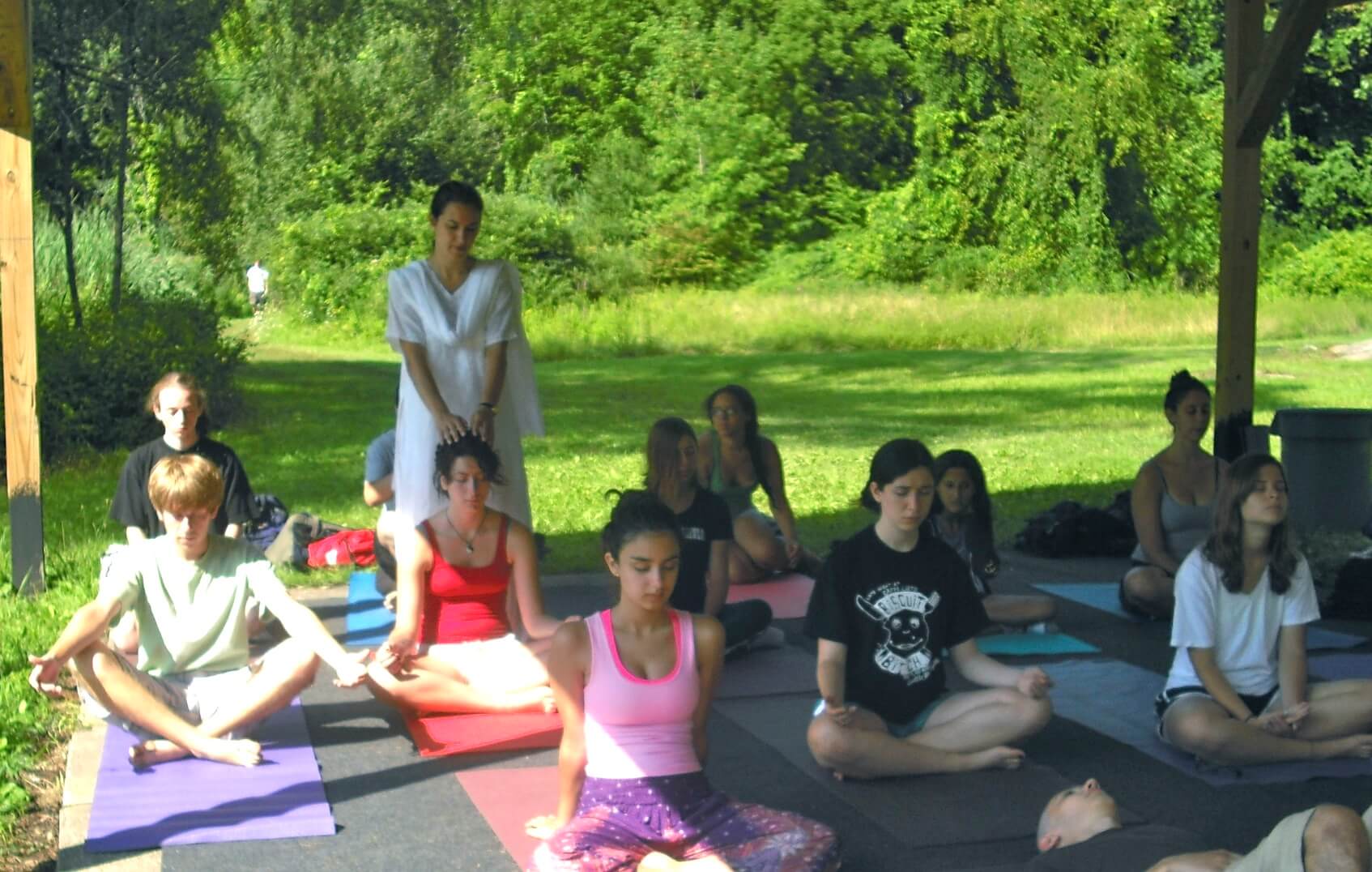 Teens-meditating-with-Veronica-Moya